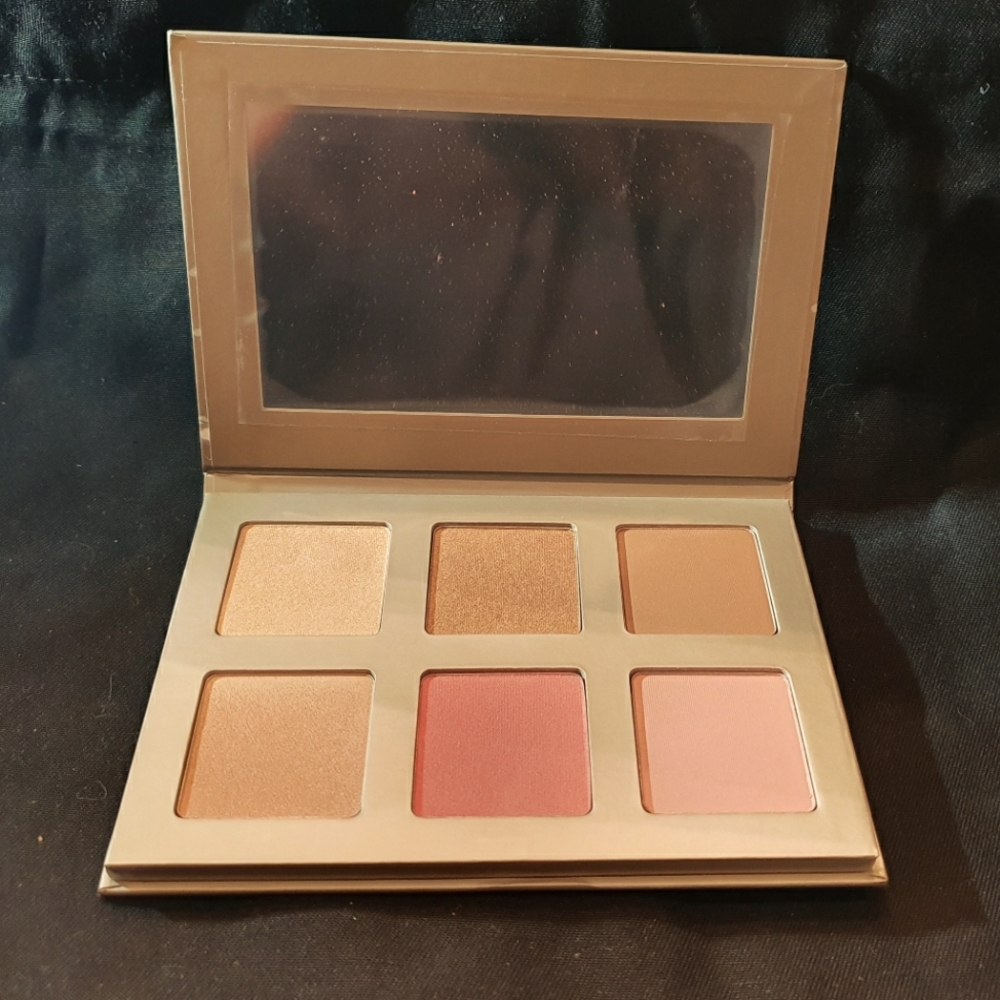 Iconic London Blaze Chaser Face Palette